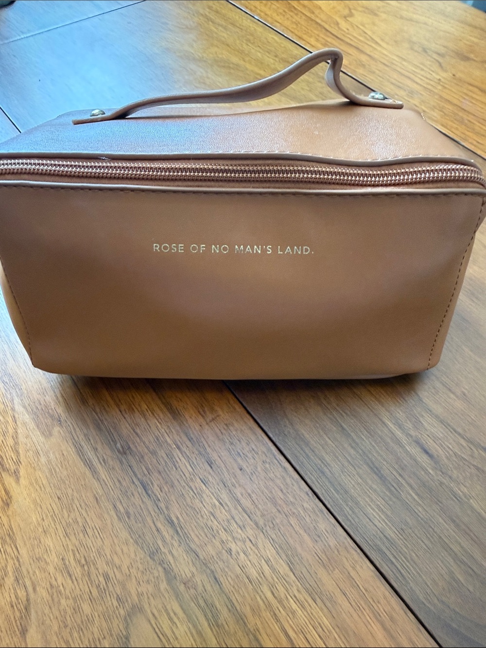 Tan Travel Toiletry Bag with Handel